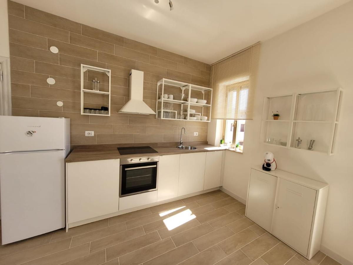 Appartamento Demetrio 50M Mare & Shopping Lido Marini Exterior foto